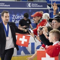 «Die Medaille hat die falsche Farbe»: Das Eishockey-Nationalteam wird in Kloten frenetisch empfangen – bei Kevin Fiala fliessen bittere Tränen